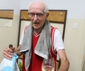 Alojzu Filipiču, ki ima vino in penine v malem prstu, kar 6-litrska penina